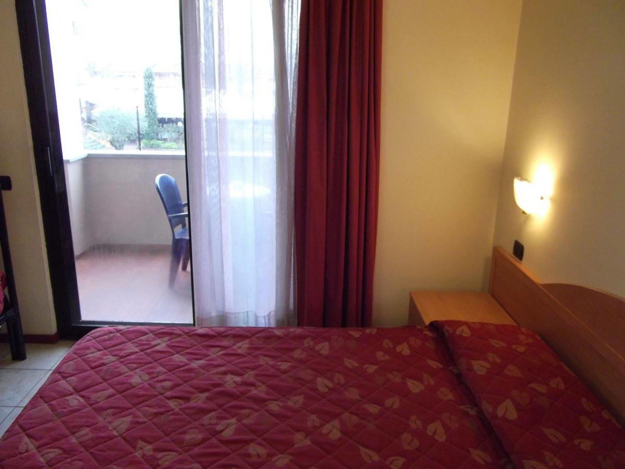 Hotel Cristal Sirmione Ngoại thất bức ảnh